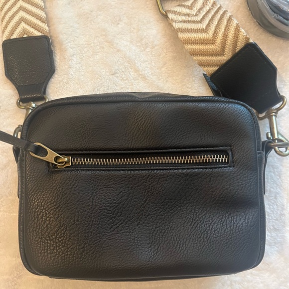 Camera Crossbody bag with straps; Universal Thread, black - Picture 7 of 10